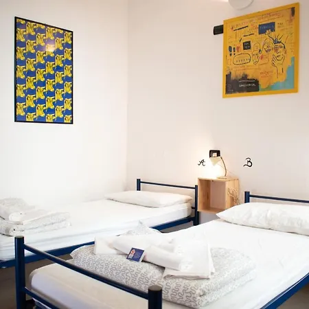 Hostal Abbey *